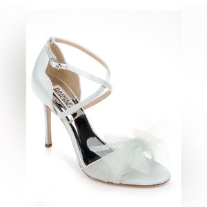 Badgley Mischka Tessica Stiletto with Poof Bow Heels in White Satin 3.74" Size 8